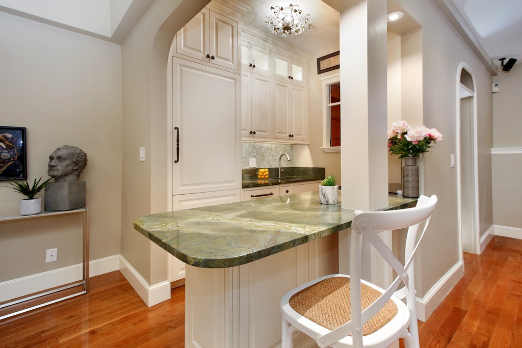 37 Beacon Street, Unit 5 Boston, MA 02108 - Photo 13 of 21