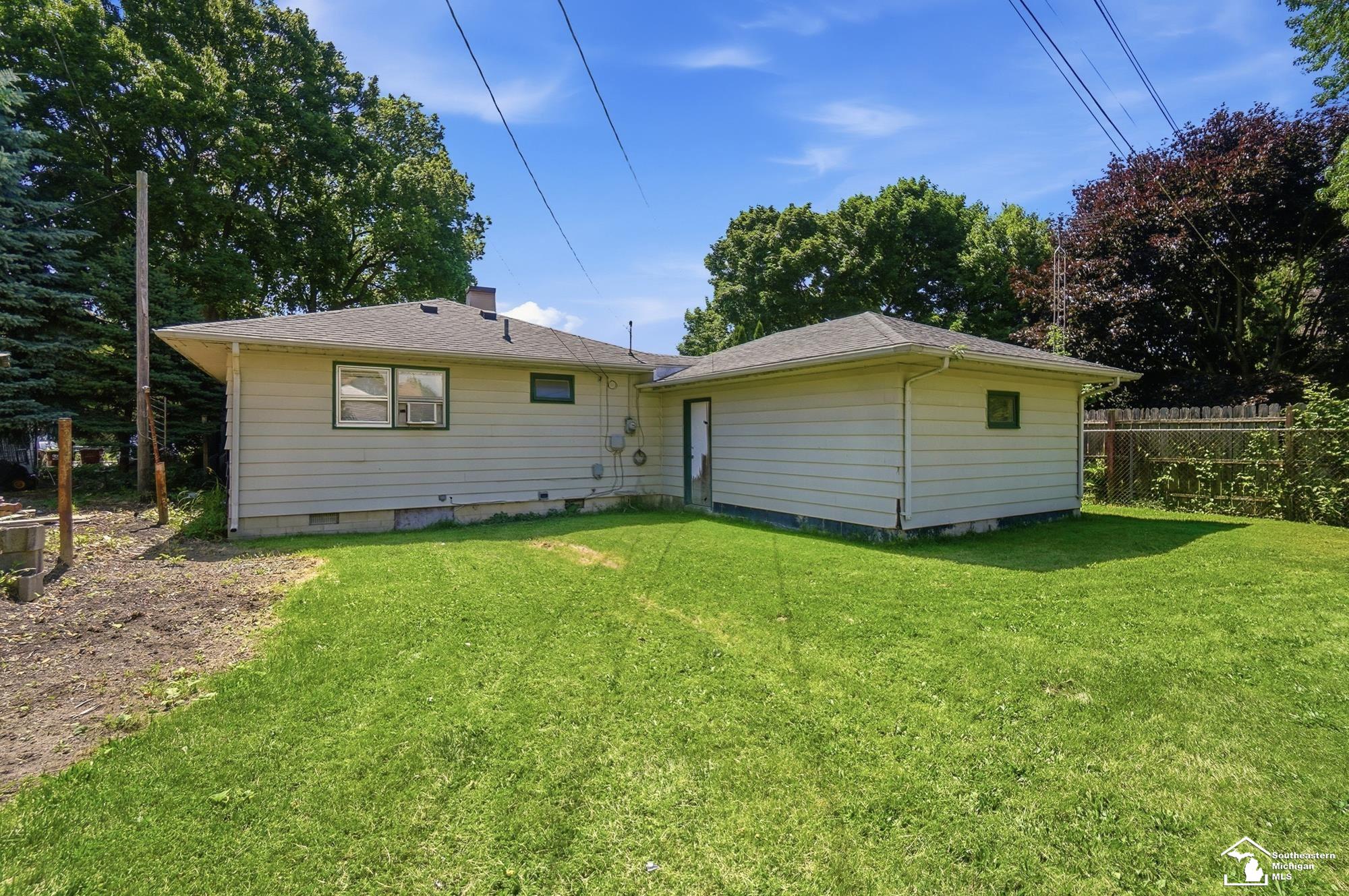 904 Custer Street Monroe, MI 48161 - Photo 42 of 42 50213237-5fcb619b-a73a-4bdb-8737-87c70e562e56.JPG