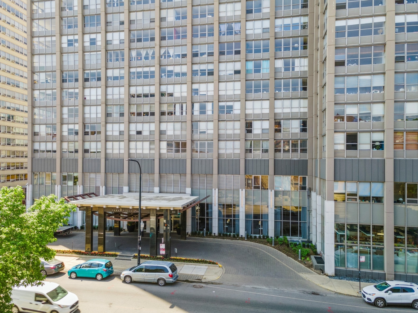 655 West Irving Park Road, Unit 617 Chicago, IL 60613 - Photo 21 of 33