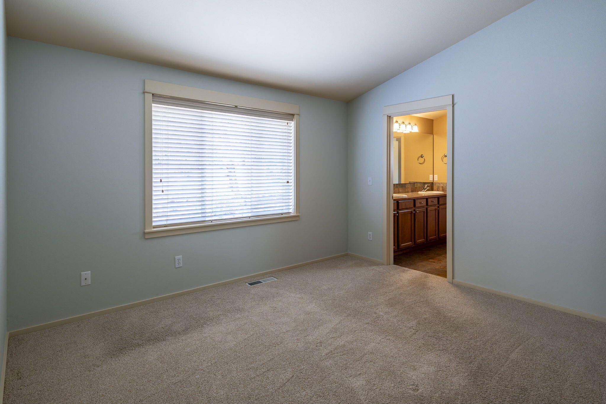 3673 Southwest 30th Street Redmond, OR 97756 - Photo 17 of 26 12-web-or-mls-3673 SW 30th St, Redmond-1