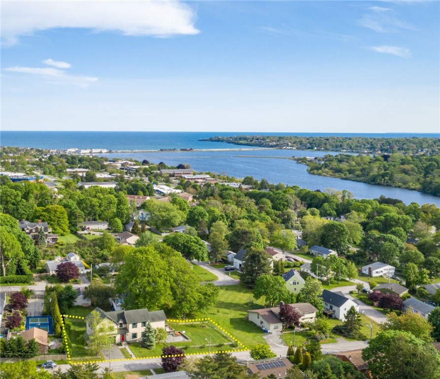 27 Continental Drive Middletown, RI 02842 - Photo 4 of 44