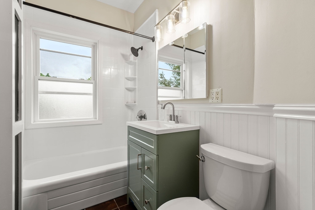 14 Linden Street, Unit 7 Brookline, MA 02445 - Photo 6 of 24