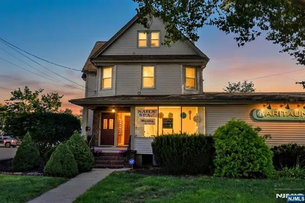 $2,300 | 175 Center Avenue, Unit 2, Westwood, NJ 07675