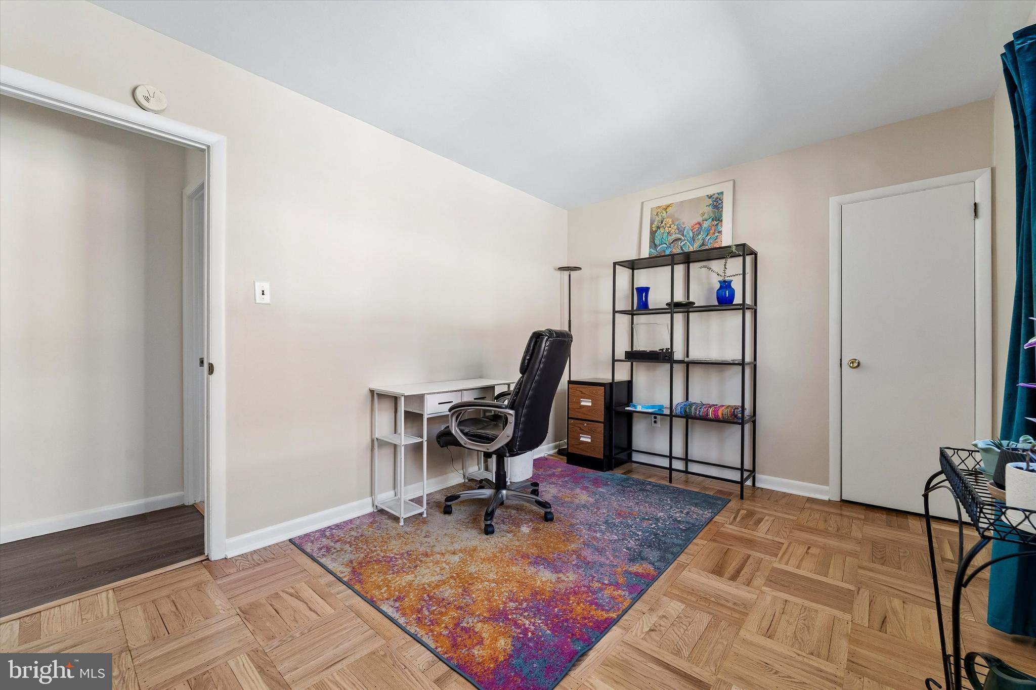 19 Juniper Road Havertown, PA 19083 - Photo 15 of 24 a workspace with furniture