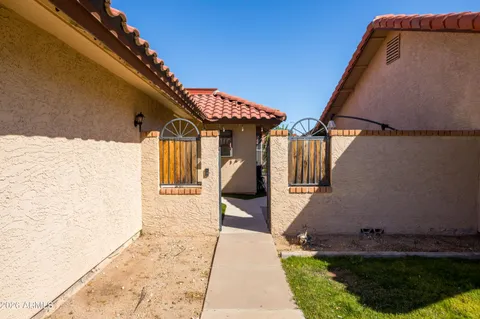 $375,000 | 5210 East Coronado Circle, Phoenix, AZ 85044