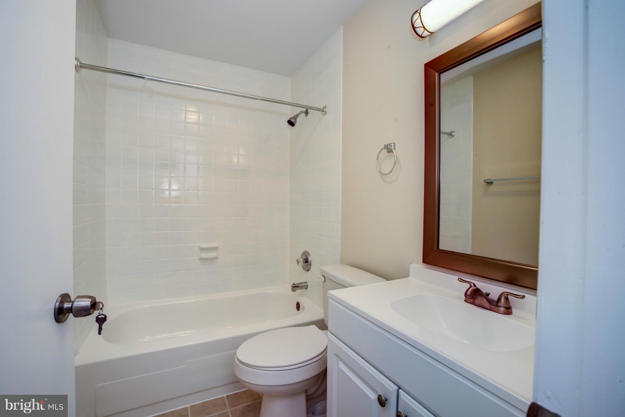 4225 Buckman Road Alexandria, VA 22309 - Photo 21 of 27 Bath