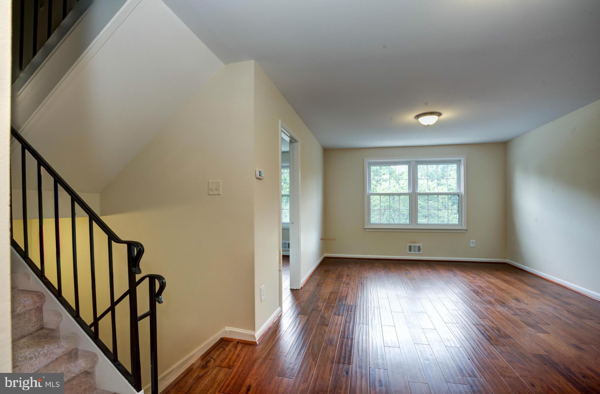 4225 Buckman Road Alexandria, VA 22309 - Photo 5 of 27 Living Room