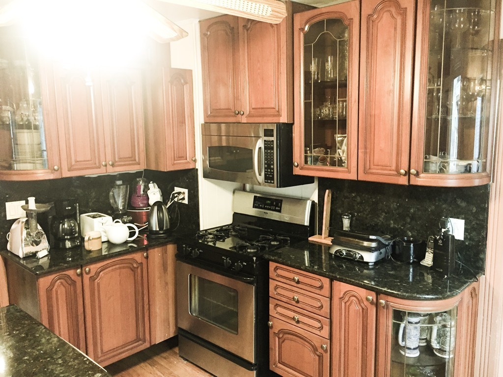 69 Dawes Street Springfield, MA 01109 - Photo 2 of 18 Gallery Image 2