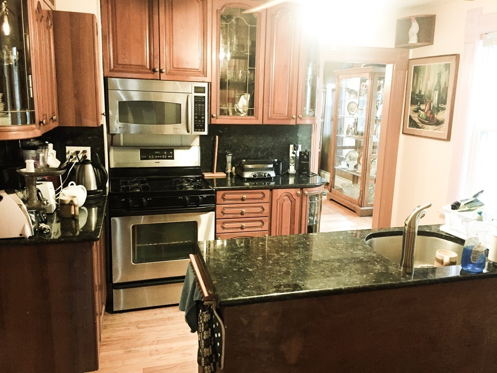 69 Dawes Street Springfield, MA 01109 - Photo 3 of 18 Gallery Image 3