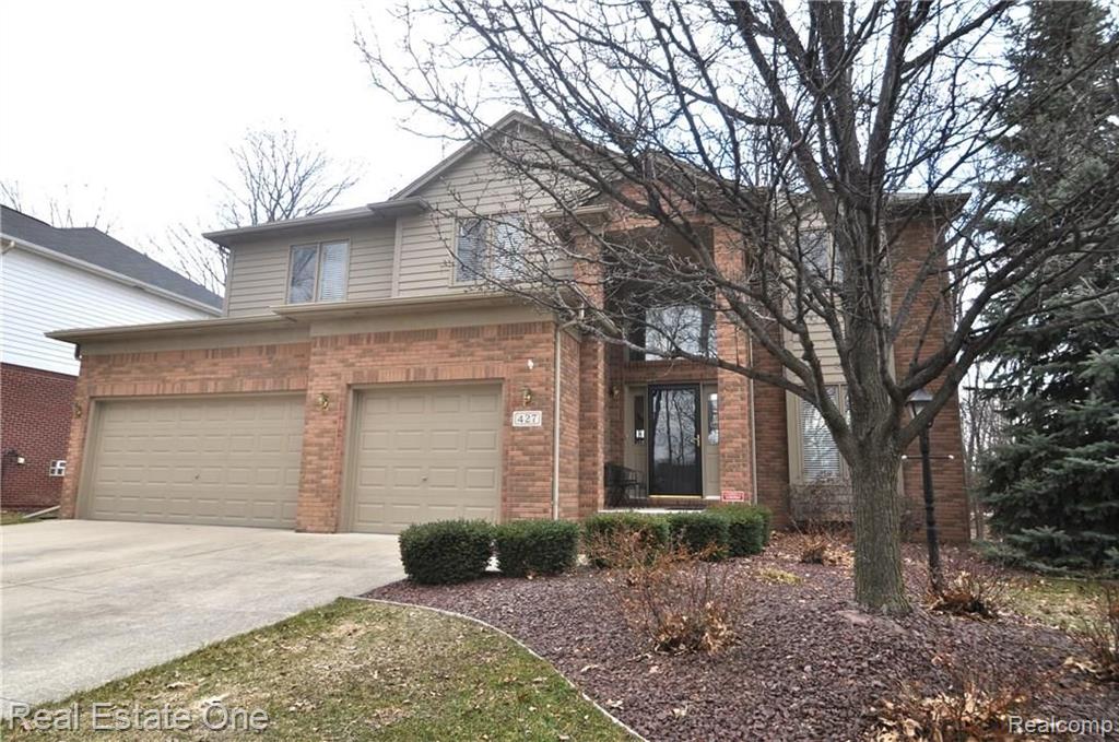 427 Mystic Valley Rochester Hills, MI 48307 - Photo 3 of 40