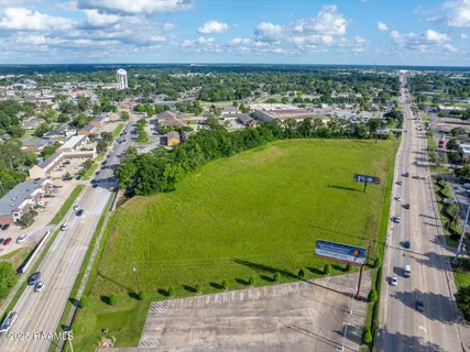 $3,125,000 | 2700 Ambassador Caffery Parkway, Lafayette, LA 70506