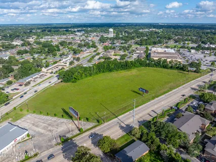 $3,125,000 | 2700 Ambassador Caffery Parkway, Lafayette, LA 70506