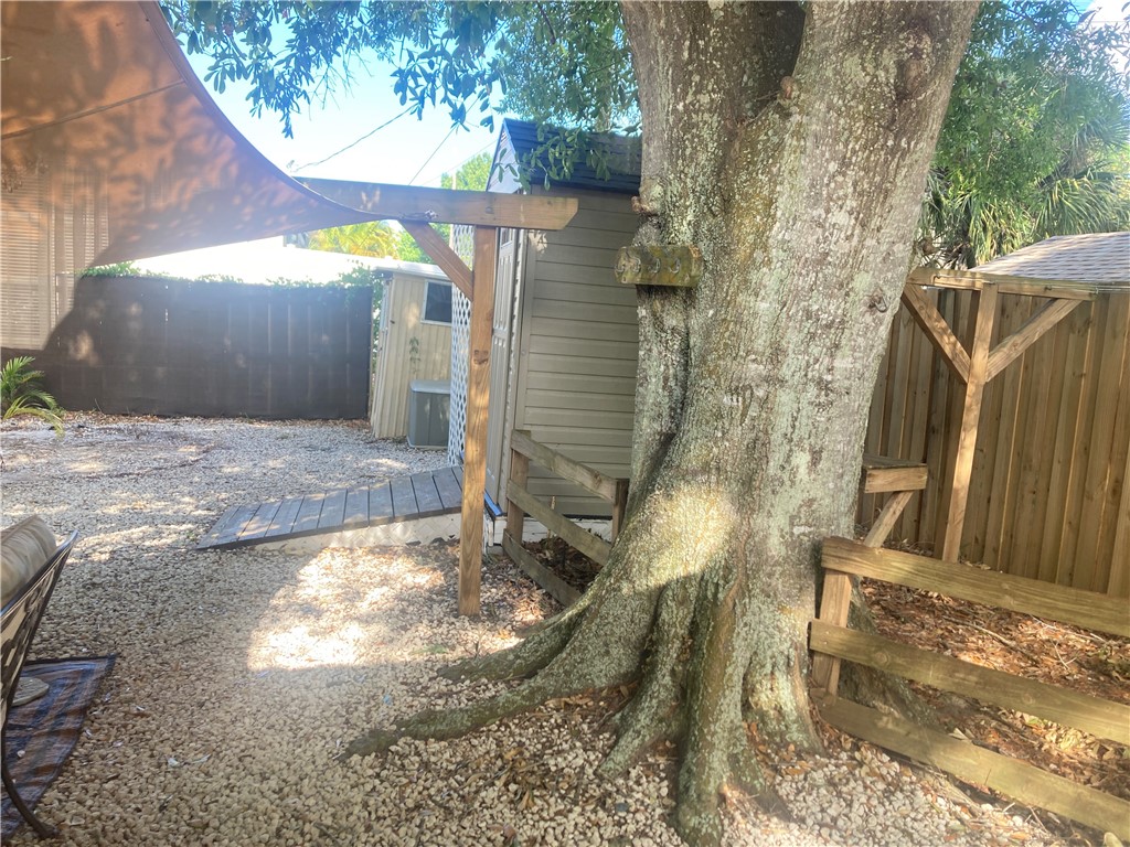 401 Easy Street Sebastian, FL 32958 - Photo 14 of 17