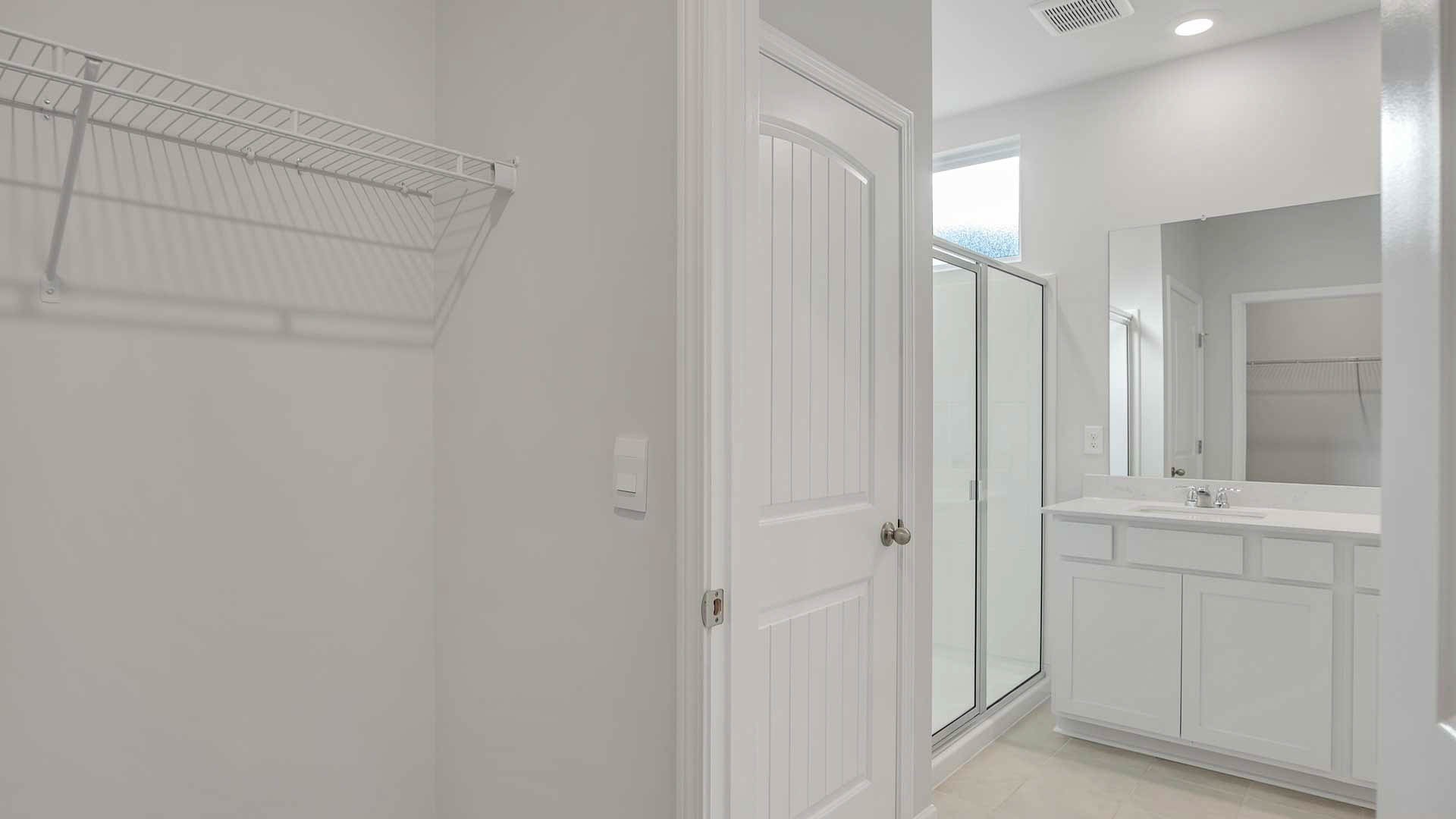 4906 Barnburgh Lane Murfreesboro, TN 37129 - Photo 7 of 11 a view of a bathroom with mirror
