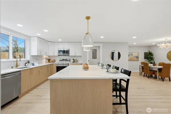$1,160,000 | 130 203rd Place Southwest, Lynnwood, WA 98036