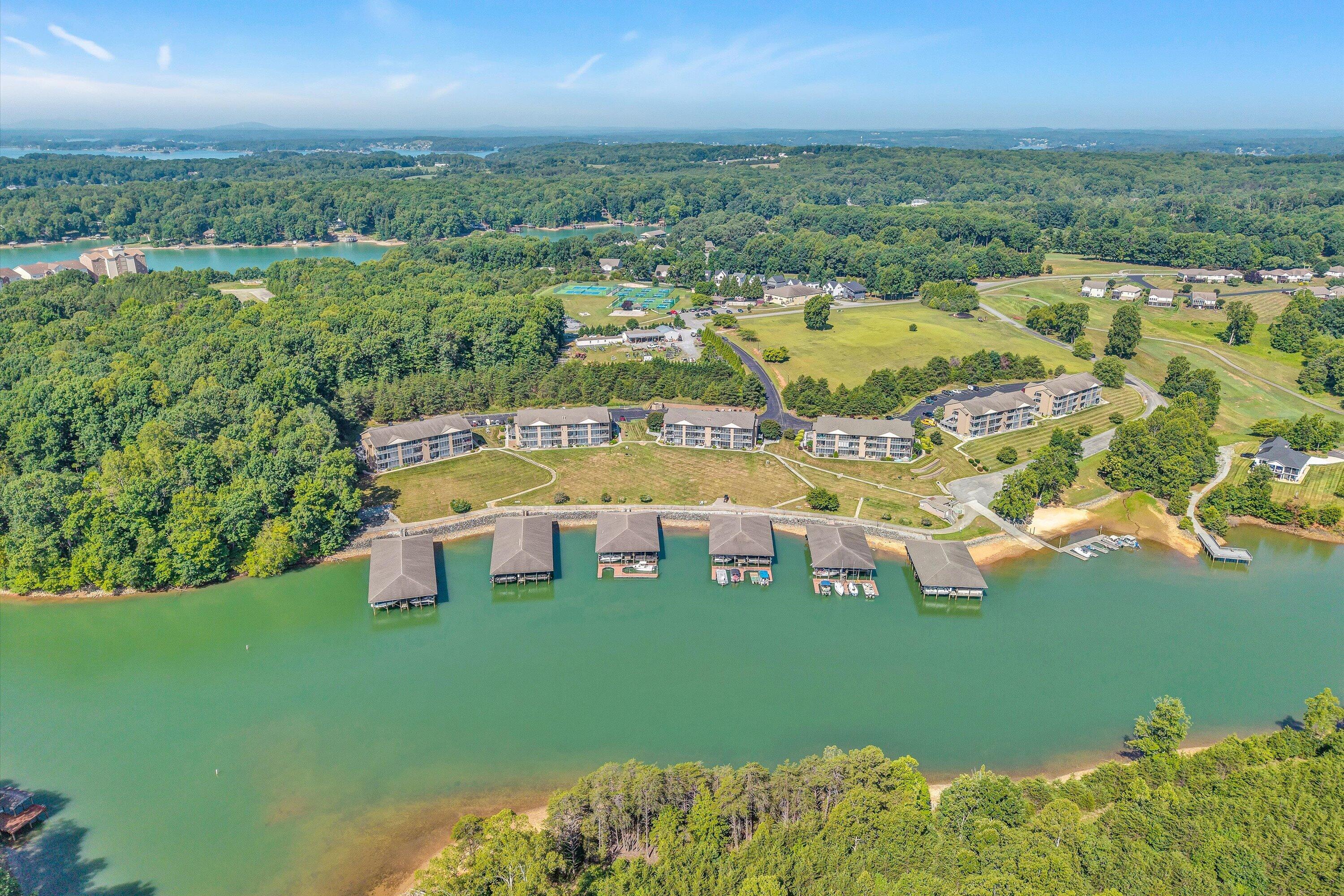 1137 Mariners Way, Unit 44 Huddleston, VA 24104 - Photo 2 of 50 51-DJI_20260702101751_0019
