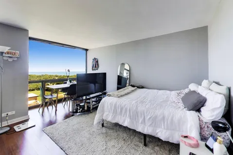 $150,000 | 4343 North Clarendon Avenue, Unit 1918, Chicago, IL 60613