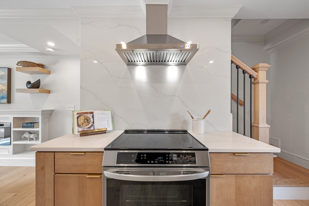 41 Hobart Street, Unit 2 Danvers, MA 01923 - Photo 12 of 42