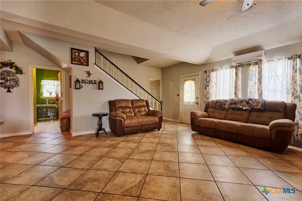 $649,900 | 1085 Garrett Trail, Maxwell, TX 78656