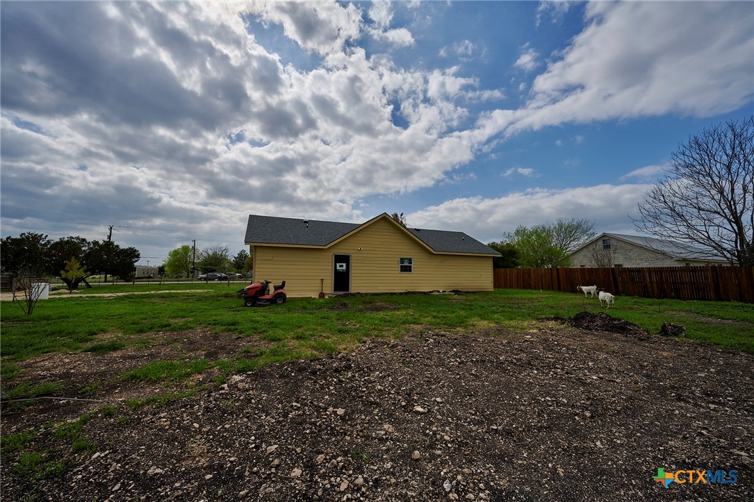 1085 Garrett Trail Maxwell, TX 78656 - Photo 23 of 46