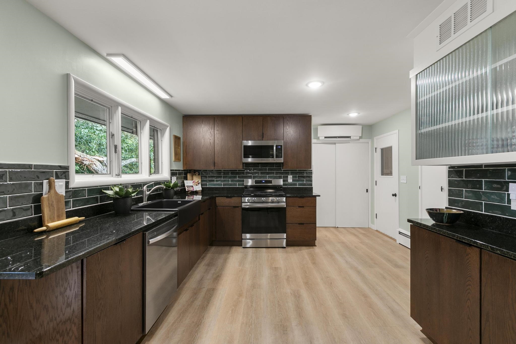 1239 Union Street Manchester, NH 03104 - Photo 11 of 53 Gallery Image 11