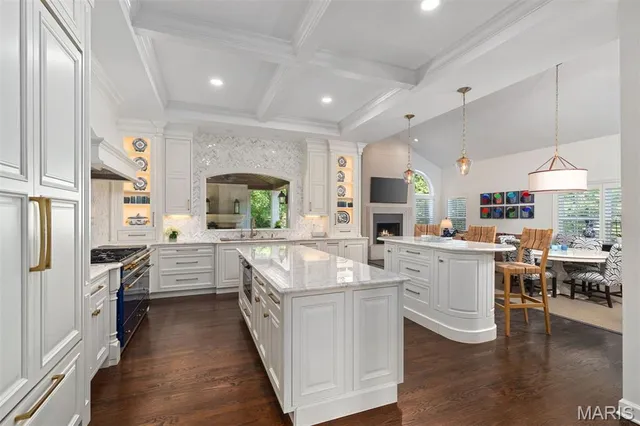 $2,279,000 | 2409 North Ballas Road, Town and Country, MO 63131