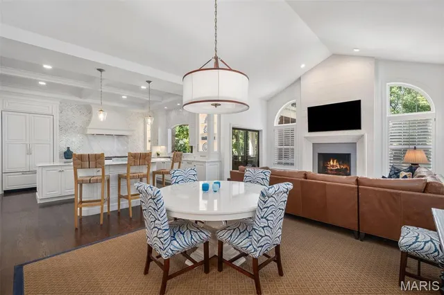 $2,279,000 | 2409 North Ballas Road, Town and Country, MO 63131