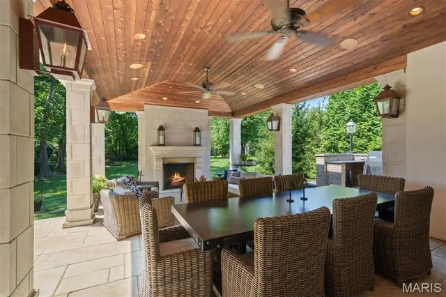 $2,279,000 | 2409 North Ballas Road, Town and Country, MO 63131