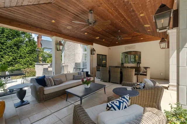 $2,279,000 | 2409 North Ballas Road, Town and Country, MO 63131