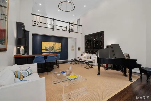 $2,279,000 | 2409 North Ballas Road, Town and Country, MO 63131