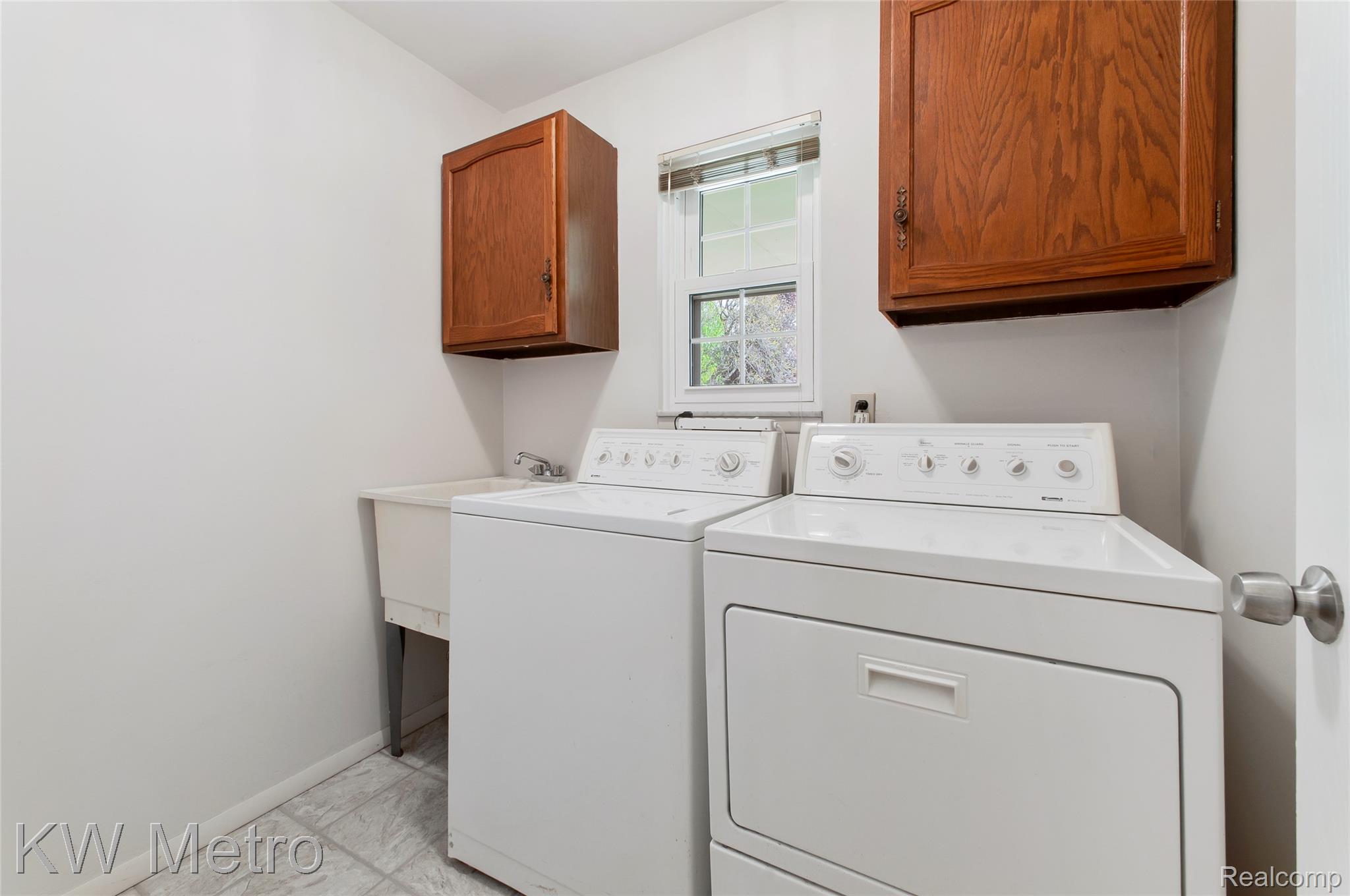 477 Coldiron Drive Rochester, MI 48307 - Photo 22 of 52 ROC_1924.jpg