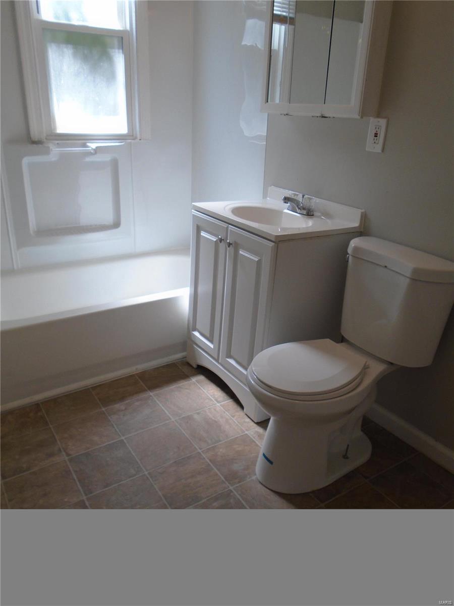 10 North Indiana Avenue Belleville, IL 62221 - Photo 13 of 26