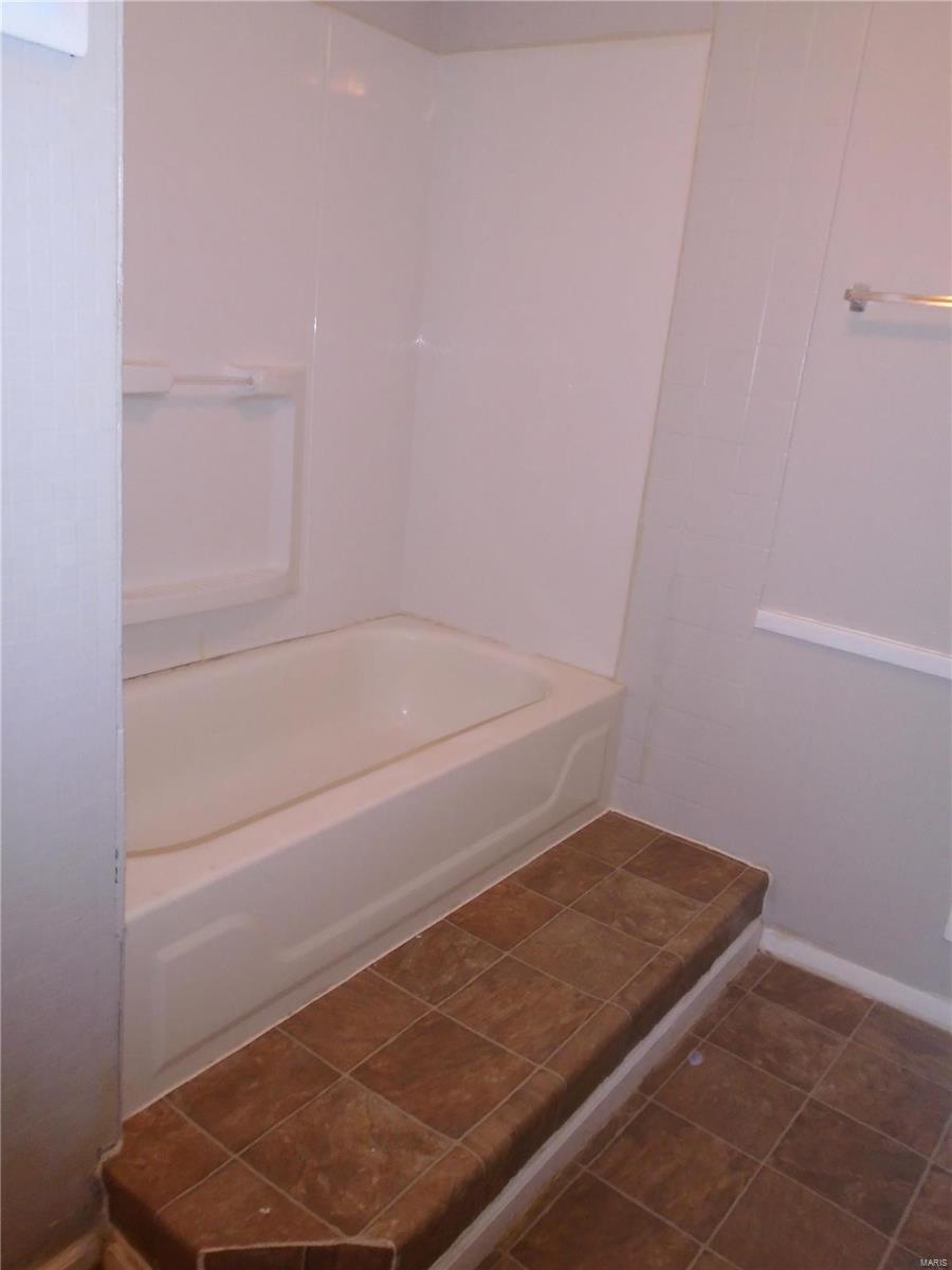 10 North Indiana Avenue Belleville, IL 62221 - Photo 21 of 26