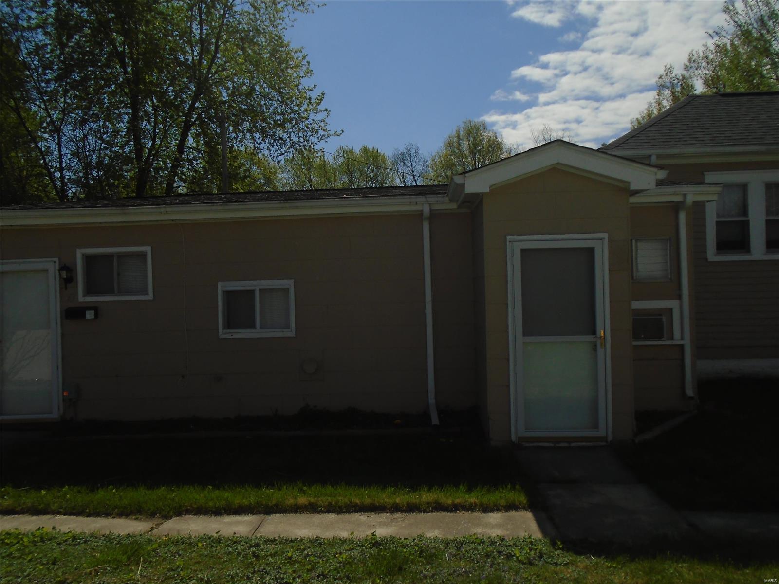 10 North Indiana Avenue Belleville, IL 62221 - Photo 4 of 26