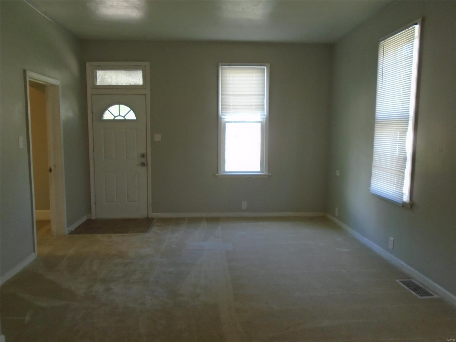 10 North Indiana Avenue Belleville, IL 62221 - Photo 6 of 26