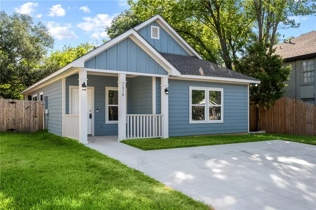 $2,200 | 1314 Antone Street, Bryan, TX 77803