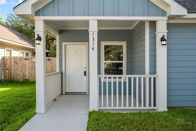 $2,200 | 1314 Antone Street, Bryan, TX 77803