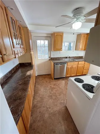 $1,250 | 900 Perry Highway, Pittsburgh, PA 15229