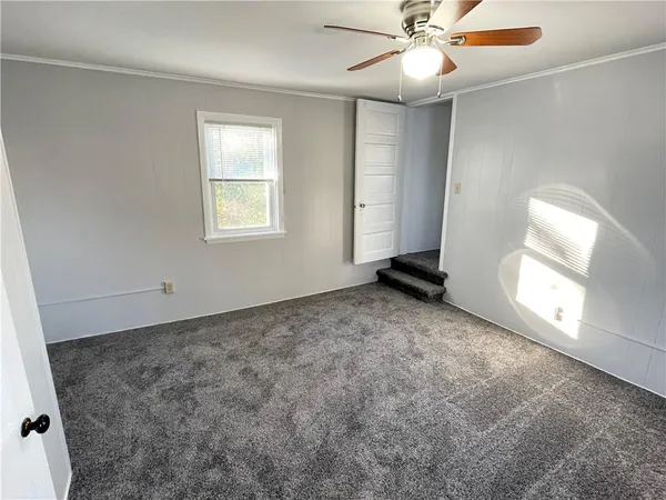 $1,250 | 900 Perry Highway, Pittsburgh, PA 15229