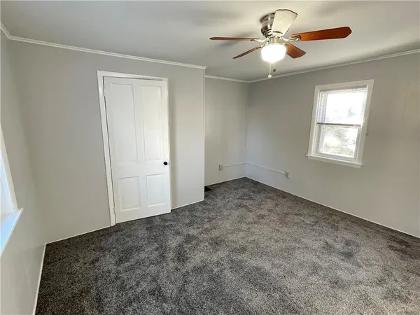 $1,250 | 900 Perry Highway, Pittsburgh, PA 15229