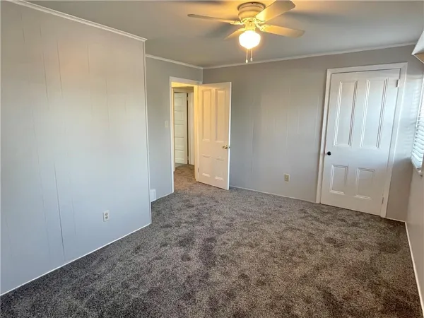 $1,250 | 900 Perry Highway, Pittsburgh, PA 15229