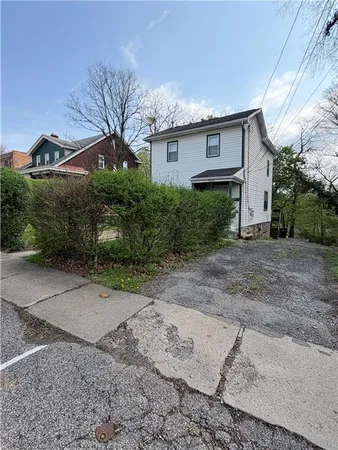 $1,250 | 900 Perry Highway, Pittsburgh, PA 15229