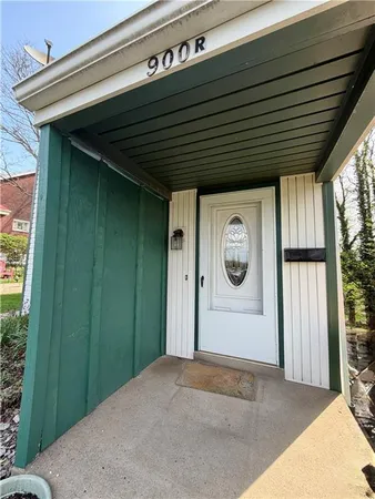 $1,250 | 900 Perry Highway, Pittsburgh, PA 15229
