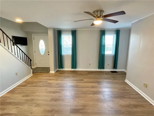 $1,250 | 900 Perry Highway, Pittsburgh, PA 15229
