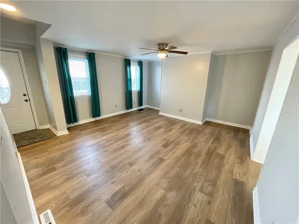 $1,250 | 900 Perry Highway, Pittsburgh, PA 15229