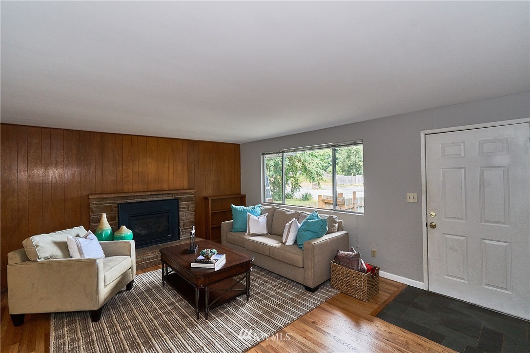 18405 Southeast 128th Street Renton, WA 98059 - Photo 11 of 24