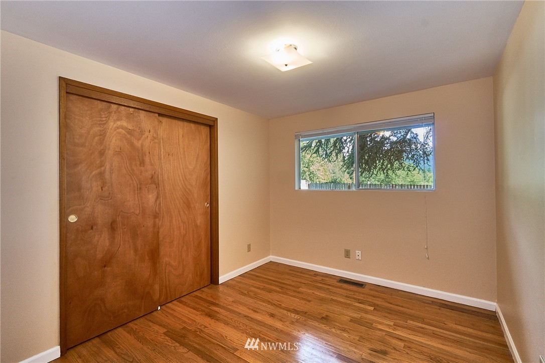 18405 Southeast 128th Street Renton, WA 98059 - Photo 13 of 24