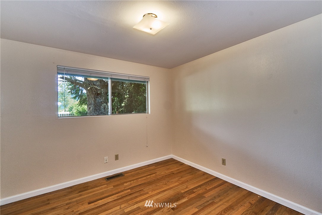 18405 Southeast 128th Street Renton, WA 98059 - Photo 14 of 24