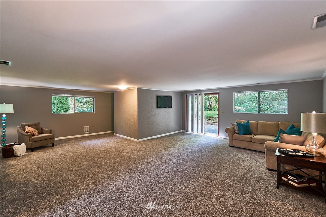 18405 Southeast 128th Street Renton, WA 98059 - Photo 3 of 24