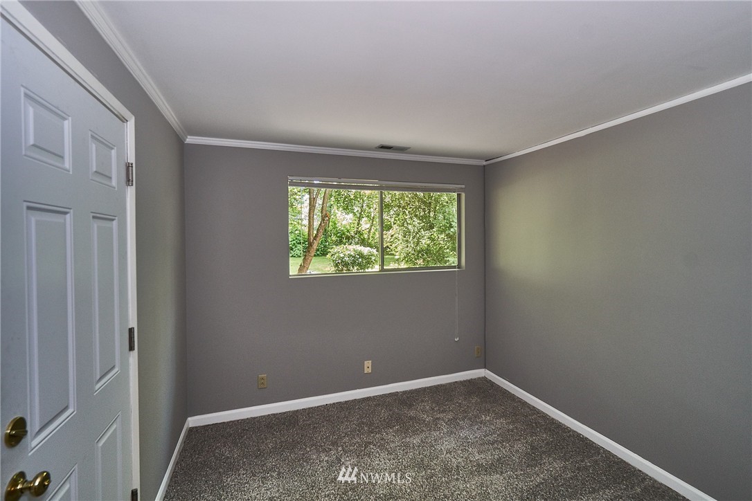 18405 Southeast 128th Street Renton, WA 98059 - Photo 6 of 24